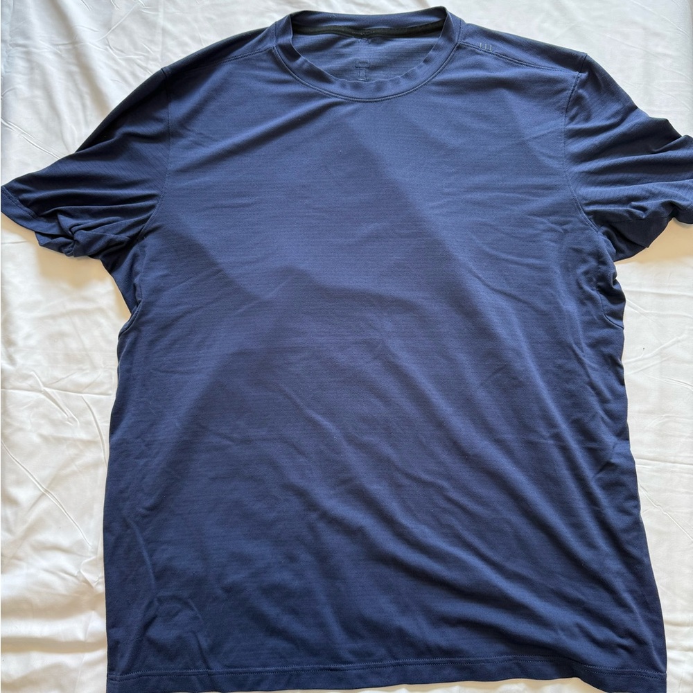 Men's Navy Blue workout tee size large